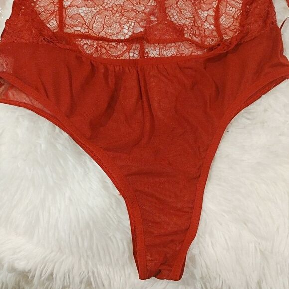 Red Satin & Lace Teddy Lingerie ~ Plunge V-Neck ~ Halter Style Ribbon Tie ~ NEW - Picture 2 of 7